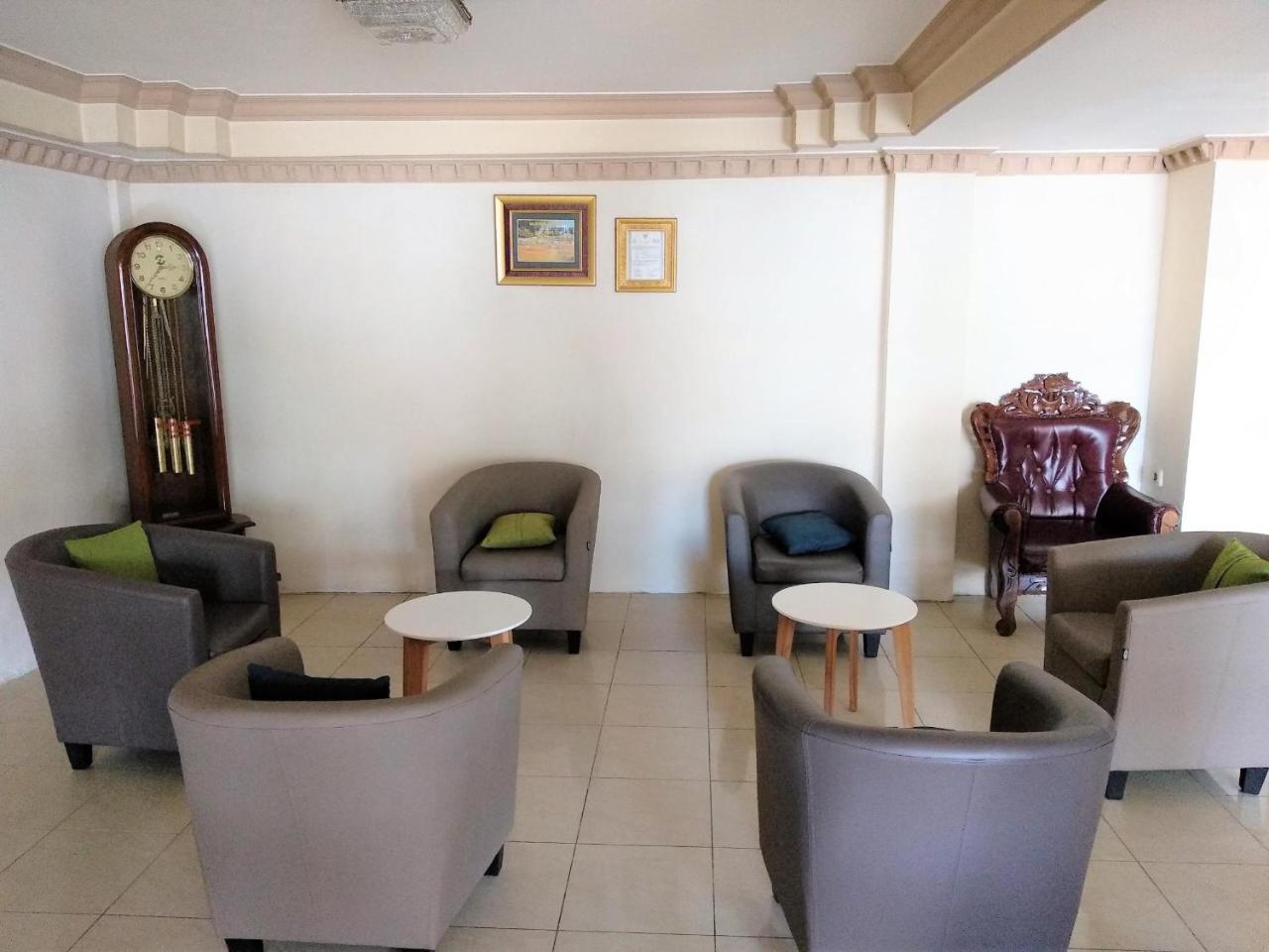 Hotel Batara Banjarmasin  Esterno foto